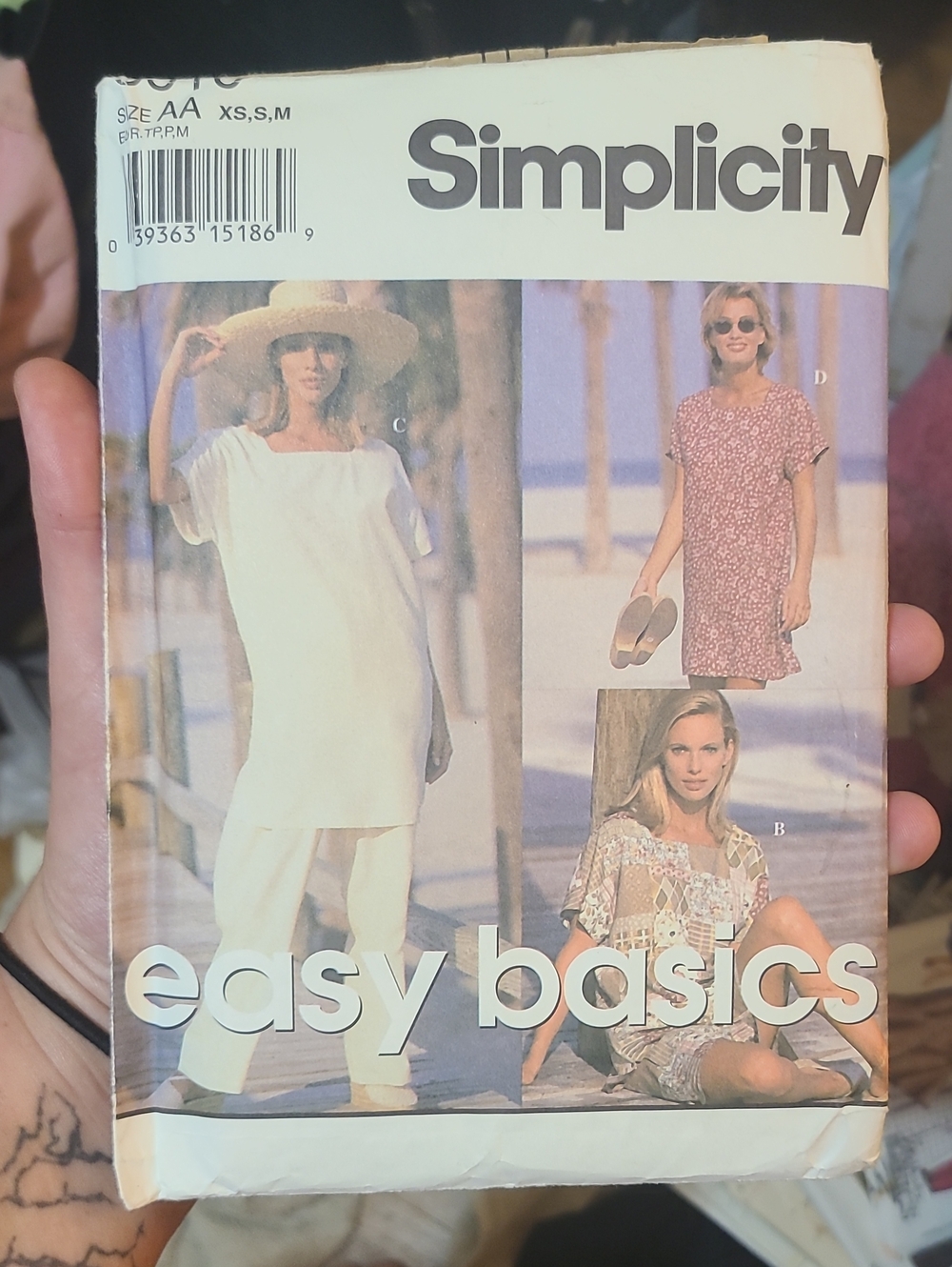 vintage Simplicity 8910 sewing pattern for a women's easy basics summer wardrobe